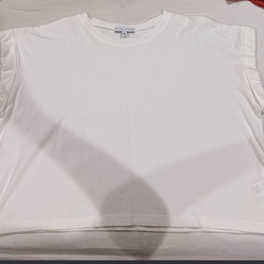 White cotton t-shirt size large NEVER WORN